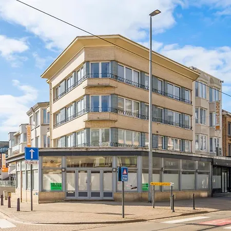Apartment Prado 02 01 De Panne